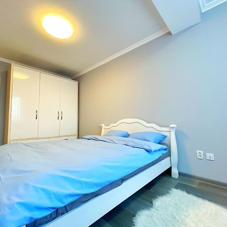Luxury Central Flat Chisinau Exterior foto